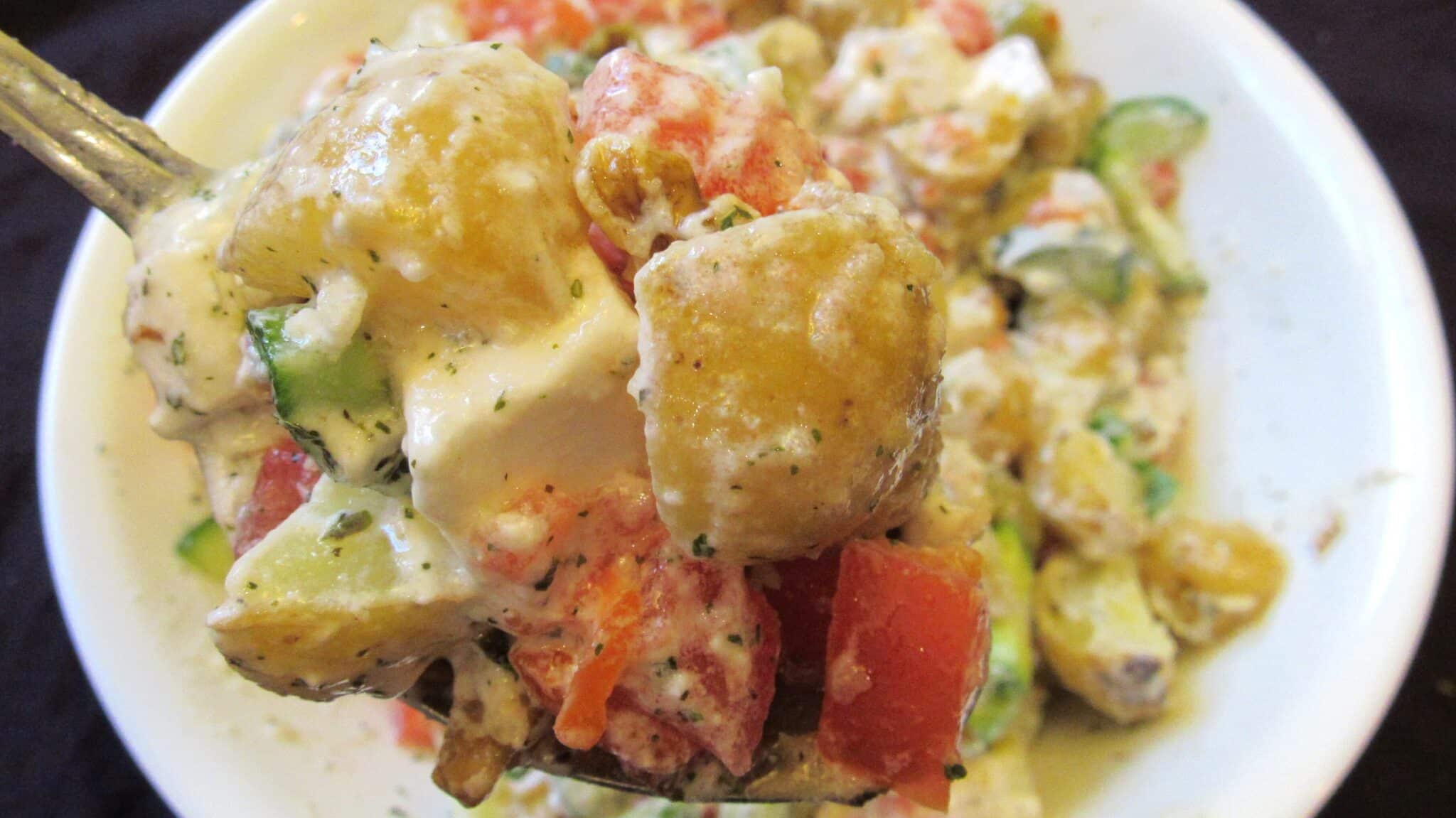 Easy potato salad without egg is served.