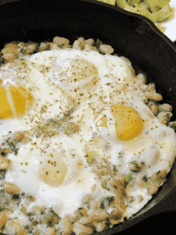 The best easy breakfast made with eggs and beans