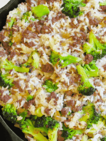 The best easy cheesy casserole with ground beef & broccoli